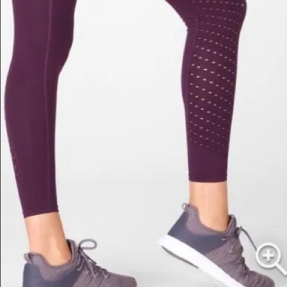 Fabletics Sync high waisted perforated 7/8 plum colored leggings, new - Picture 3 of 8